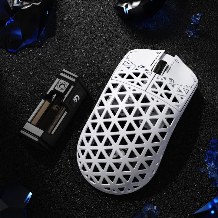 MAMBASNAKE M5 Ultra Carbon Fiber 8000Hz Wireless Gaming Mouse, 39g Superlight, 42000DPI, PAW3950MAX