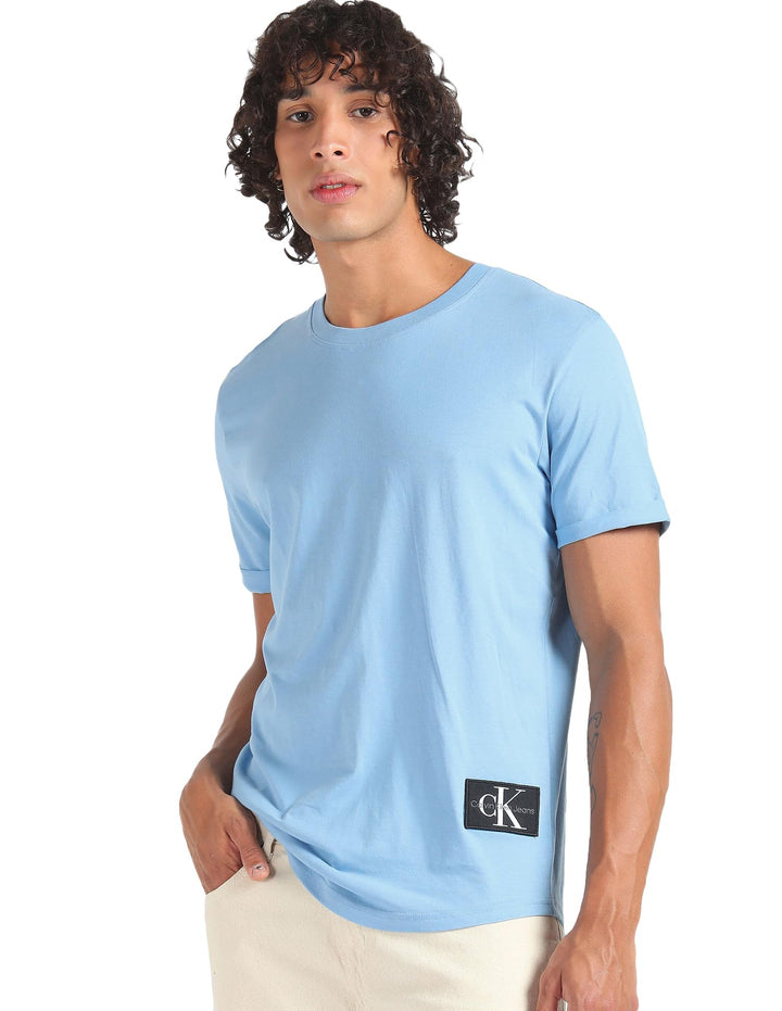 Calvin Klein Herren T-Shirt Kurzarm Badge Turn Up Sleeve Rundhalsausschnitt XXS Blau (Dusk Blue), XX