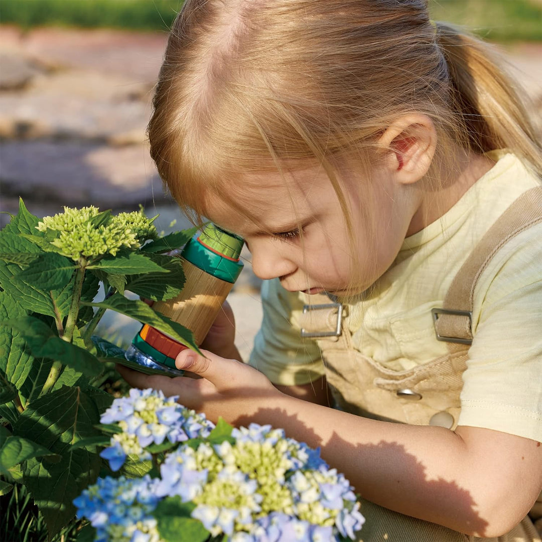 Hape Nature Fun Tragbares Mikroskop zum Entdecken aus Bambus und pflanzlichem Kunststoff, mit Licht