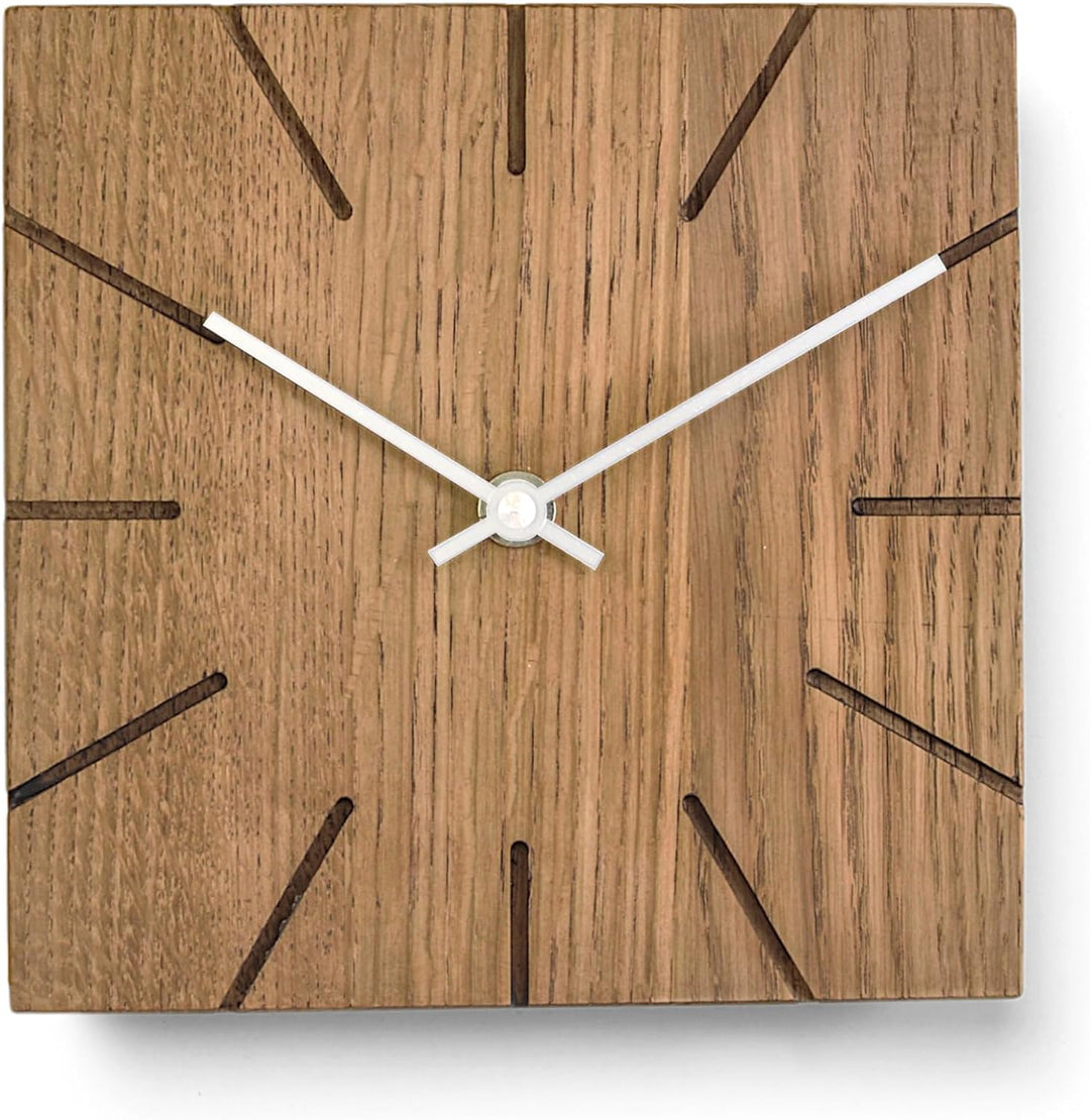 Natuhr Wanduhr Tischuhr Eiche Holz - Beam - geräuscharm Massivholz Design 17 x 17 cm (Räuchereiche W