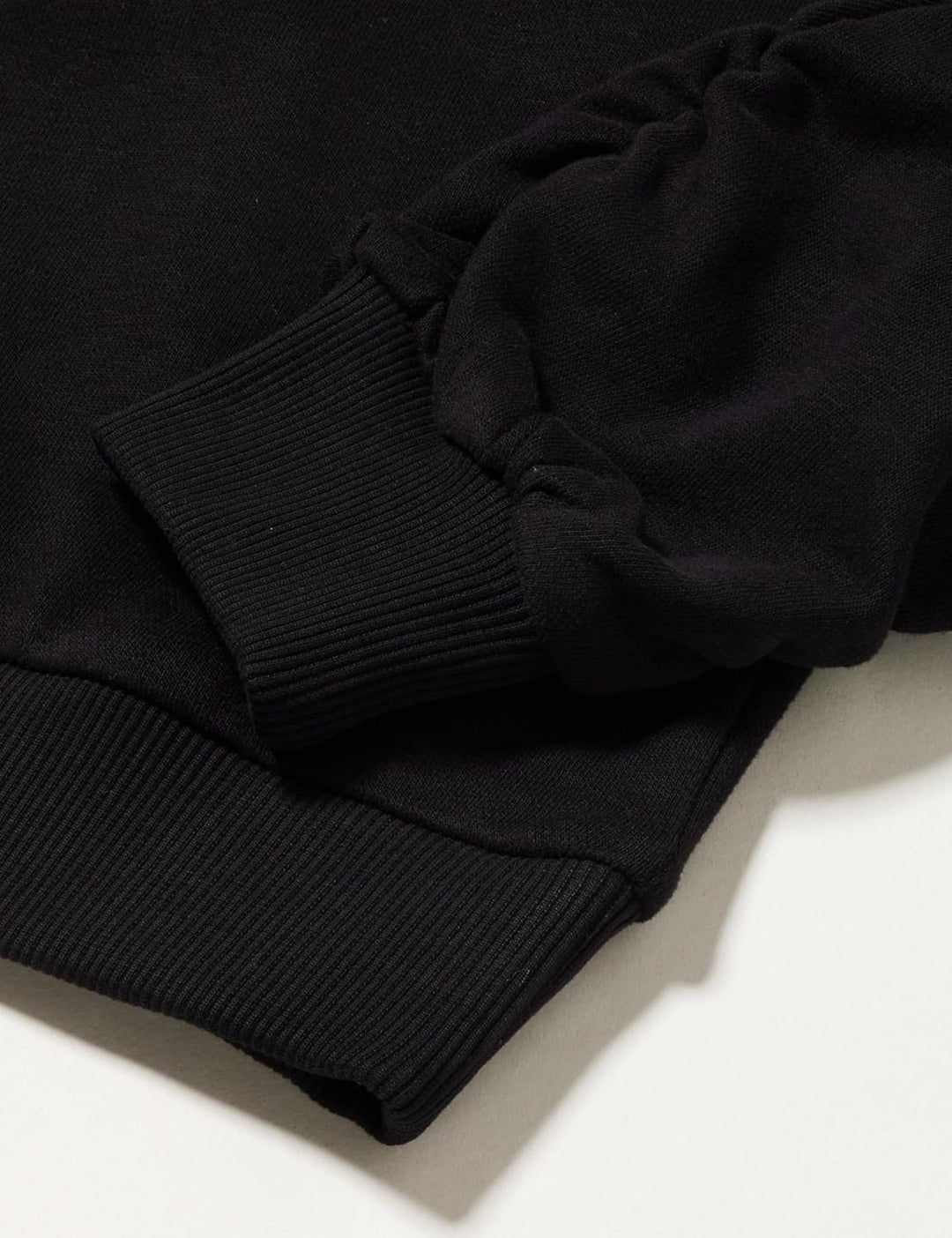 s.Oliver Mädchen Sweatshirt mit Kapuze S 9999 Schwarz, S 9999 Schwarz