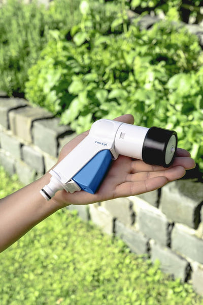 TAKAGI Kompakt-Brause | Giessbrause | 4 Sprüharten | 100% dicht & tropfsicher | Gartenbrause | Blau/