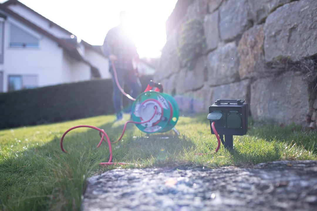 Brennenstuhl Garten-Steckdose/Aussensteckdose 4-Fach mit Erdspiess (witterungsbeständiger Kunststoff