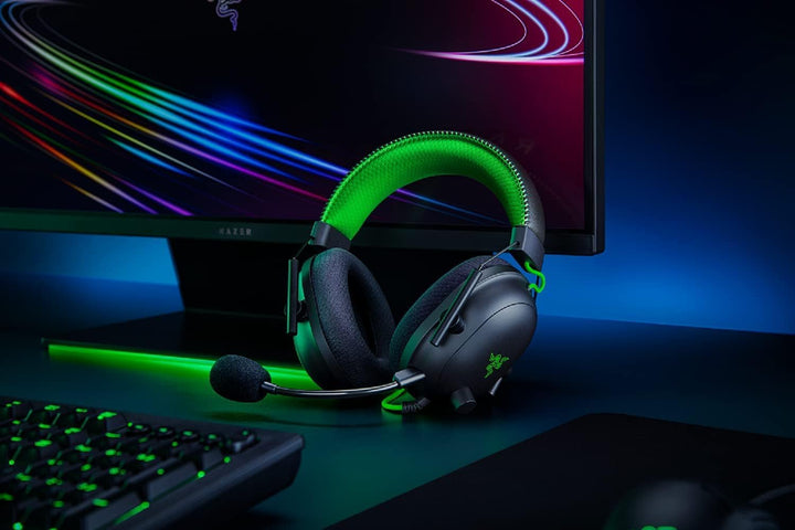 Razer Blackshark V2 - Premium E-Sport-Headset mit USB-Soundkarte (Triforce 50-mm-Treiber, HyperClear