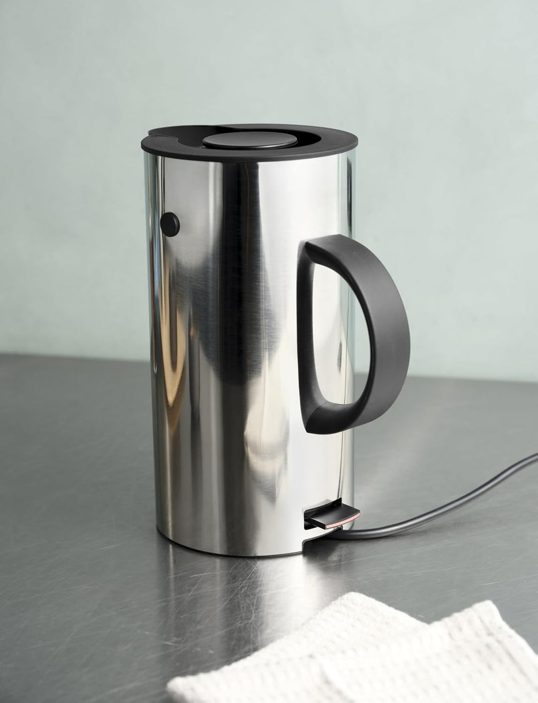 Stelton Wasserkocher EM77 - Elektrischer Kocher, Wasserkessel, Teekanne - Schnell kochend, niedriger