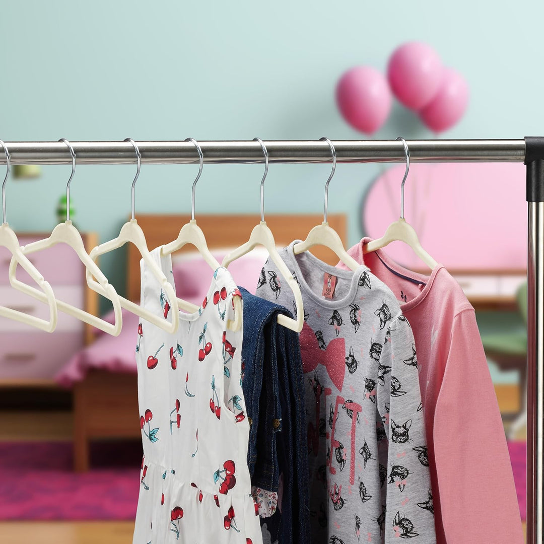 Relaxdays 30er Set Kinderkleiderbügel Samt, rutschfeste Kleiderbügel, Steg & Kerben, Mädchen & Junge