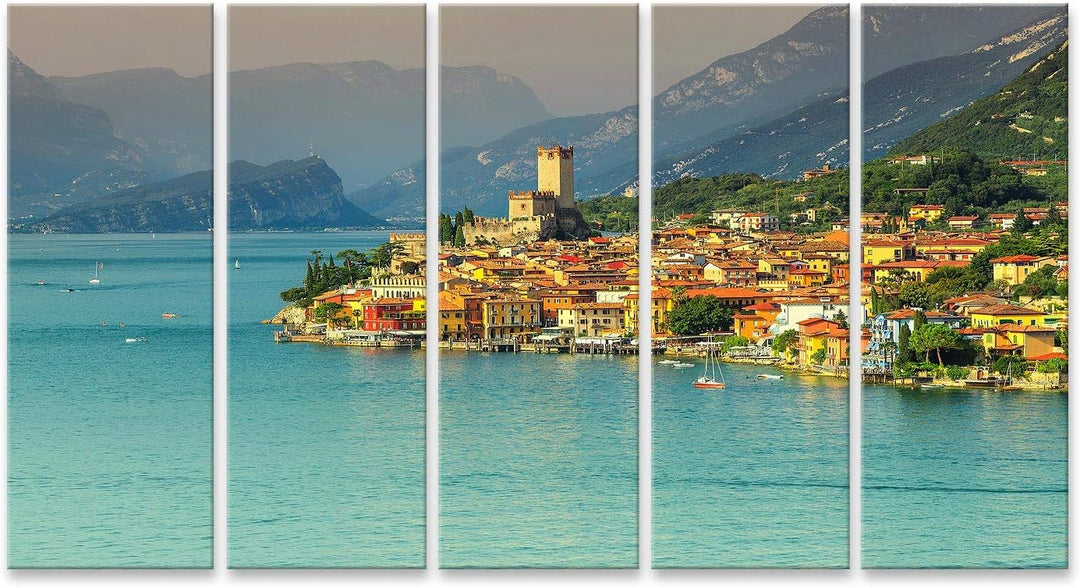 islandburner Bild auf Leinwand Atemberaubendes Malcesine Touristen Resort Hohe Berge Gardasee Italie
