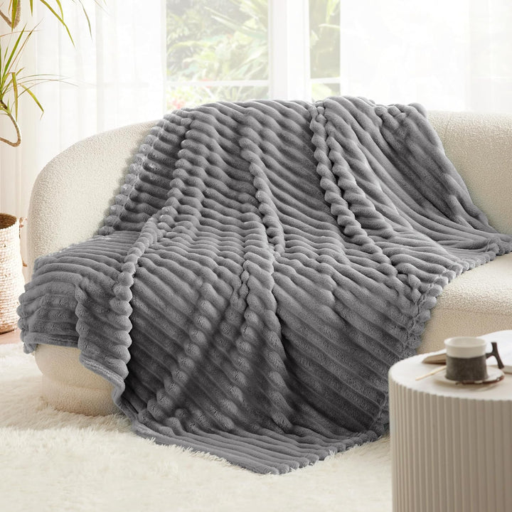 BEDSURE Kuscheldecke für Zimmer Deko - Wolldecke & Fleecedecke, Sofadecke, Weiche Warme Grobe Kordde