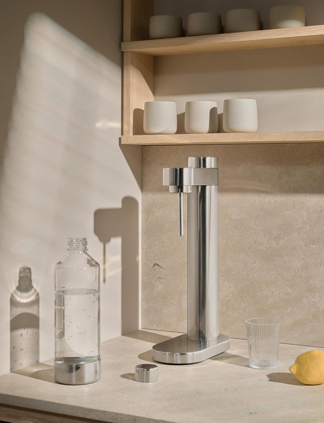 Stelton Brus Wassersprudler mit flasche, Premium Carbonator für Wasser mit CO2 - Einstellbare Sprude