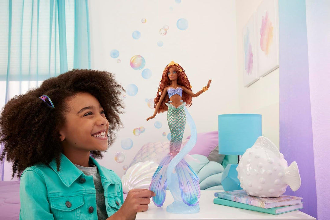 Disney Arielle, die Meerjungfrau - Deluxe-Meerjungfrauenpuppe mit Haarperlen und Puppenständer für f