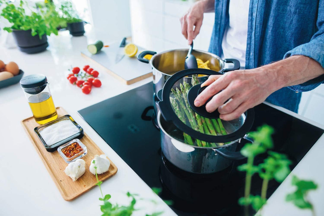 Fiskars Kasserolle mit Deckel, Füllmenge: 5,0 Liter, Für alle Kochfelder geeignet, Rostfreier Stahl/