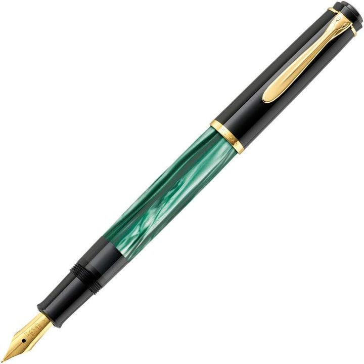 Pelikan Füllhalter Classic 200, Schwarz, Feder B (breit), hochwertiger Kolbenfüller im Geschenk-Etui