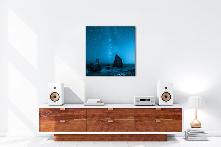 deyoli atemberaubender Sternenhimmel am Meer Format: 70x70 Effekt: Monocrome Blau als Leinwandbild,