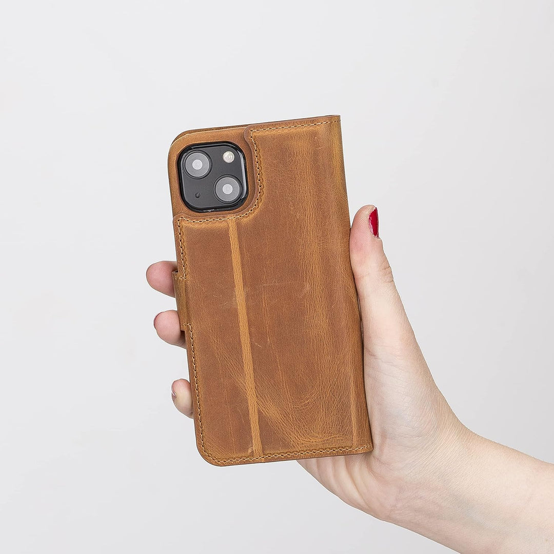 Solo Pelle Lederhülle kompatibel für iPhone 13 in 6.1 Zoll abnehmbare Hülle (2in1) inkl. Kartenfäche