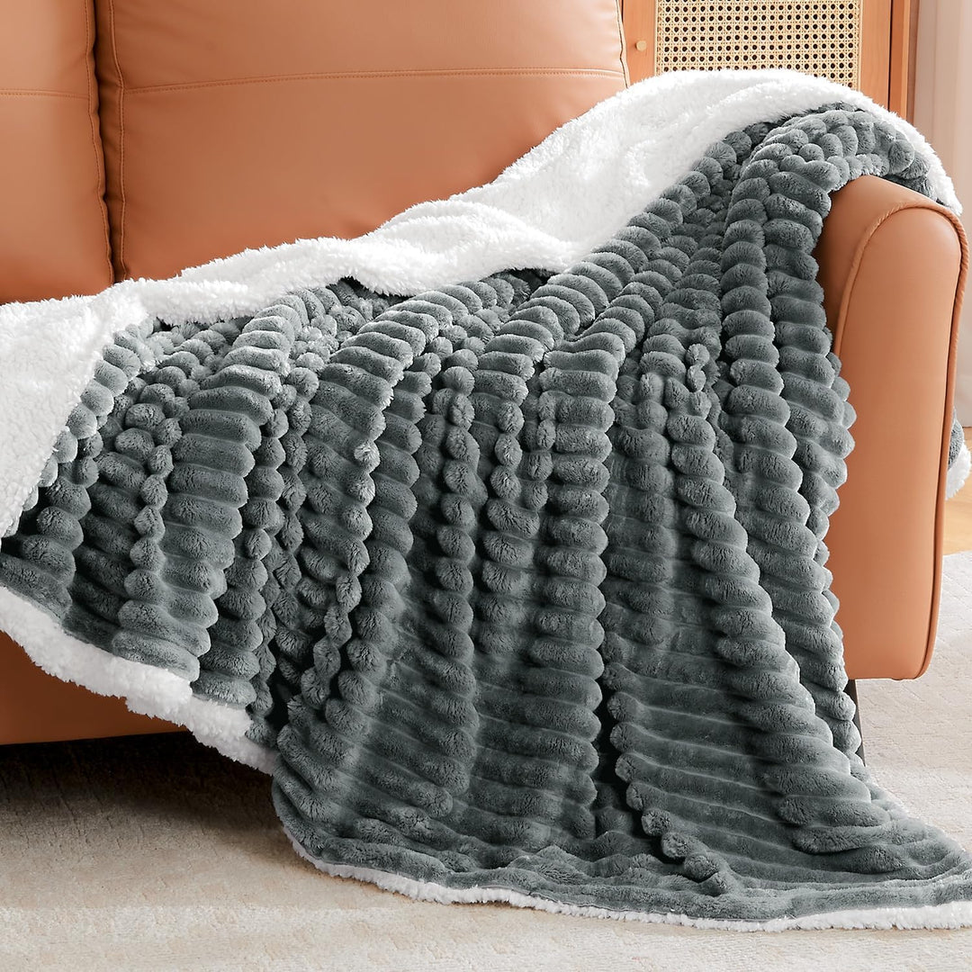 BEDELITE warme Decke Sherpa Kuscheldecke Flauschig Grau 230x270 | dicke Deko Fleecedecke, Cord Überw