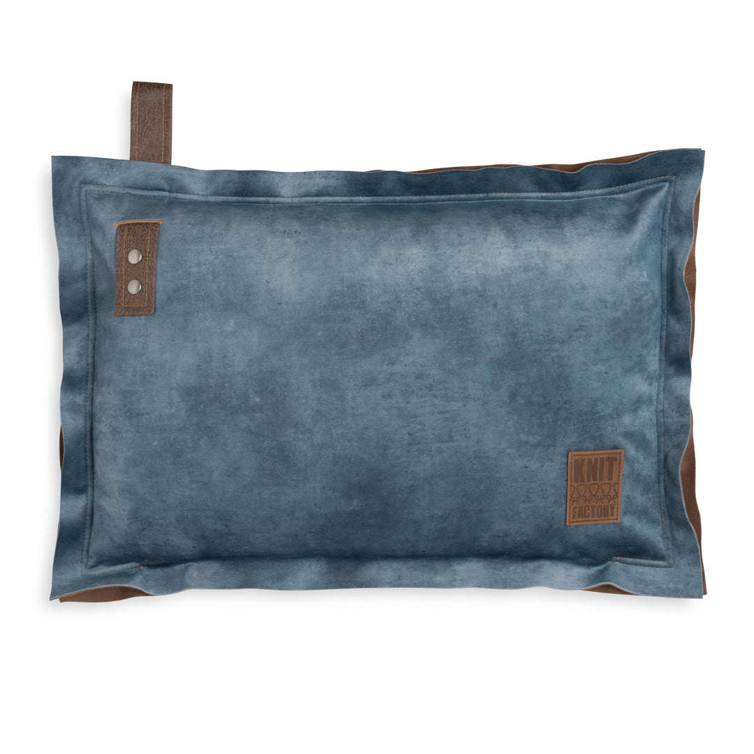 KNIT FACTORY - DAX Kissen - Luxuriöses und samtweiches Dekokissen - Sofakissen - 60x40 - Jeans 60x40