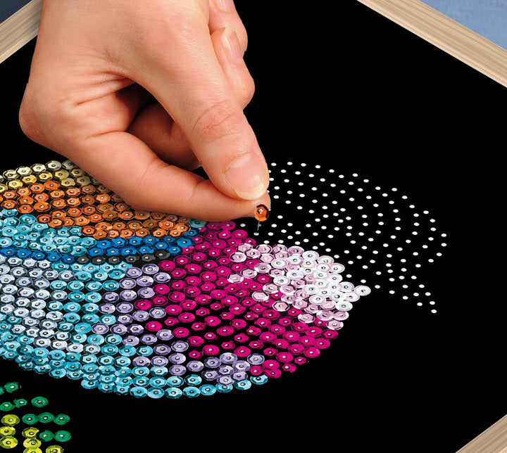 Kitfix - Sequin Art Gabelkacke mit Holzrahmen - 27 x 36cm - Sequin Art Blue Premium - Paillettenbild