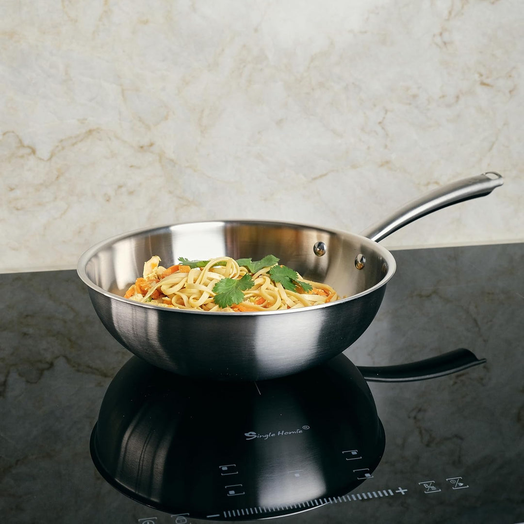 KAMBERG - Wok Ø 28 cm aus Edelstahl 18/10 Triply – ohne PFAS – Deckel inklusive – für alle Herde, au
