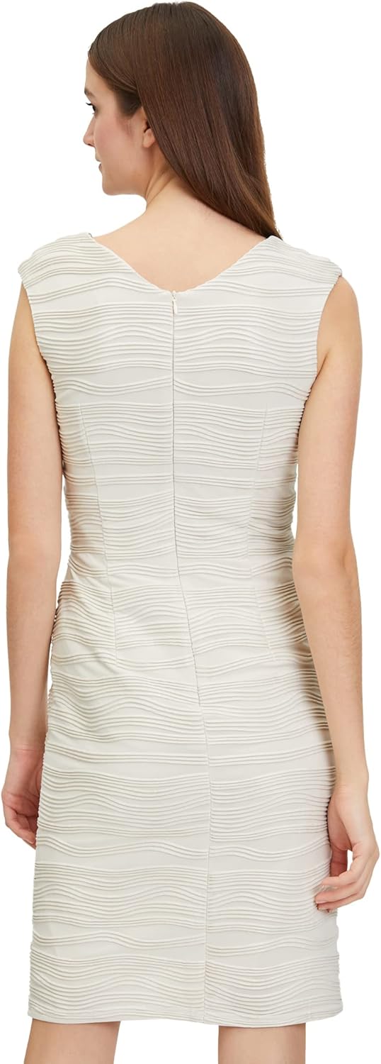 Vera Mont Damen Etuikleid mit Glanzeffekt 42 Cream/Gold, 42 Cream/Gold