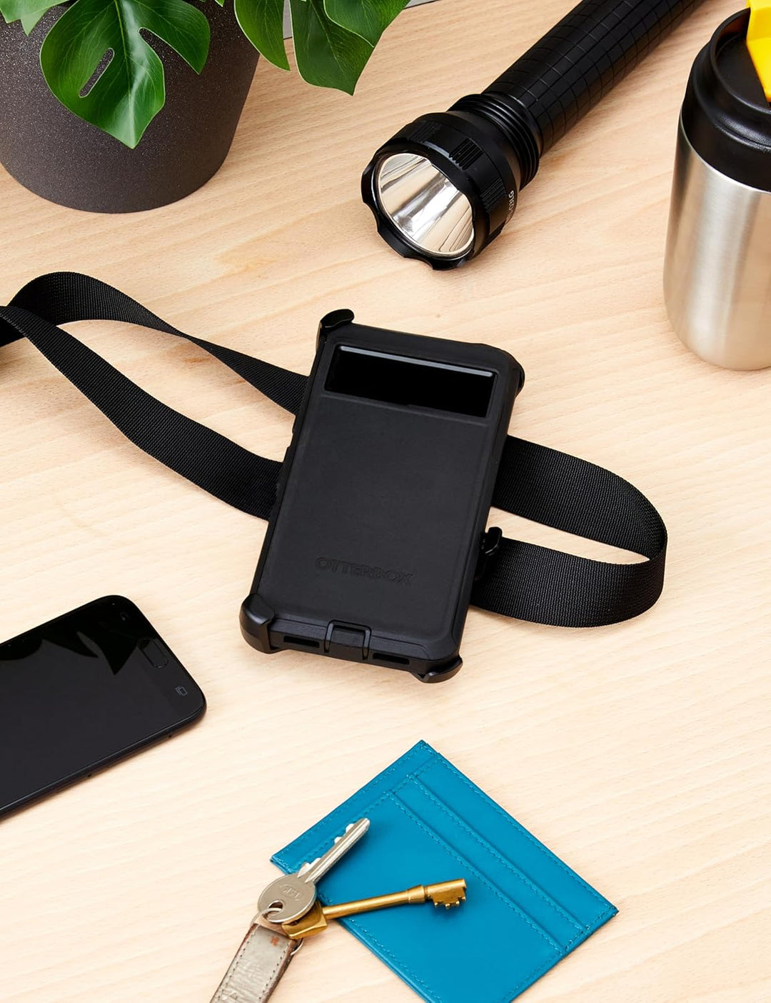 OtterBox Schutzhülle für Google Pixel 7 Defender Serie, robust, langlebig, mit Port-Schutz, inklusiv