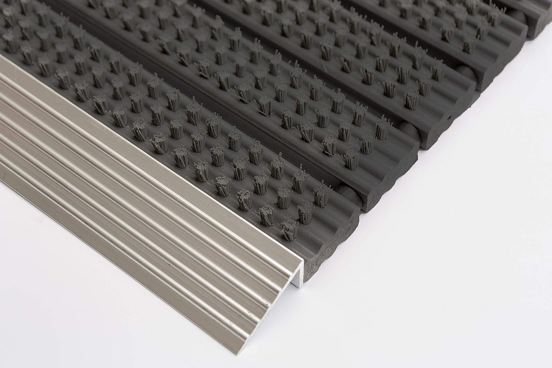 ASTRA Fussmatte aussen Super Brush - Türmatte aus Aluminium - Alu Schmutzfangmatte innen - extrem st