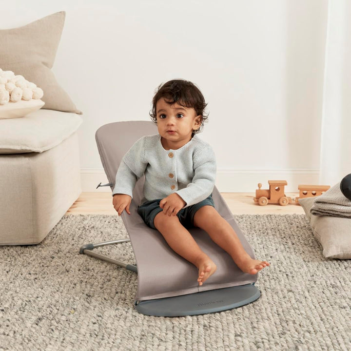 BabyBjörn Babywippe Bliss, Gewebt, Klassische Steppung, Sandgrau Sandgrau Gewebt, Klassische Steppun