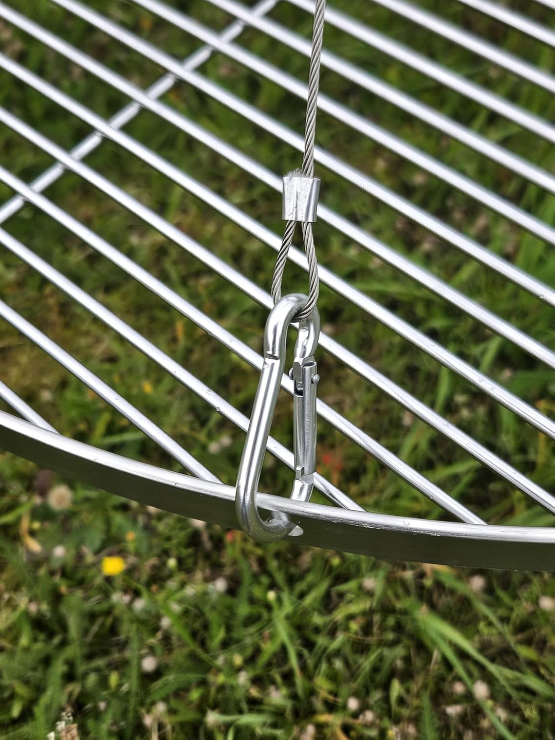 HeRo24 Schwenkgril/Grillgalgen Edelstahl T210 mit 60 cm Edelstahl Grillrost – Grillgalgen mit Erdspi