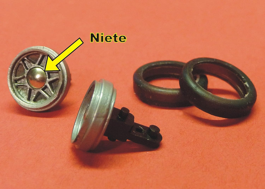 4-STÜCK Reifen VORNE / HINTEN + 8 SCHLEIFER für Carrera Servo 140 AUTOS