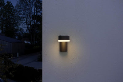 LEDVANCE LED Wand- und Deckenleuchte, Leuchte für Aussenanwendungen, Warmweiss, 135,0 mm x 90,0 mm x