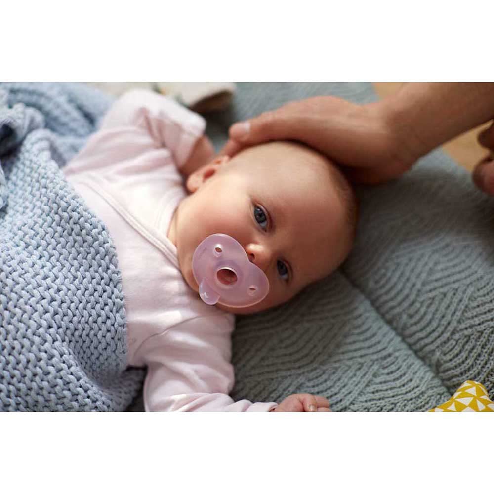 Philips AVENT Soothie – BPA-freier Schnuller für Babys von 0 bis 6 Monaten, rosa/hellrosa (Modell SC