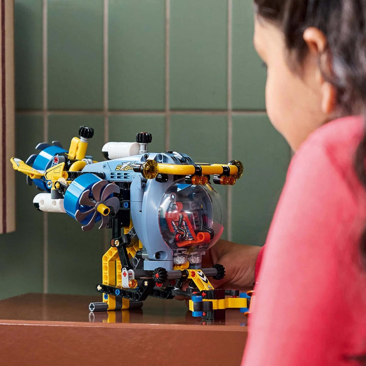 LEGO Technic Tiefseeforscher U-Boot Spielzeug, Bauspielzeug für Kinder, Jungen und Mädchen ab 9 Jahr