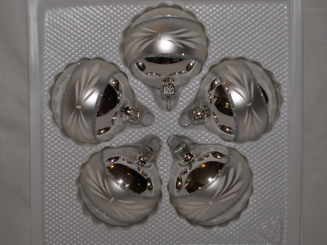 Christbaumkugel 6cm Wanda Silber