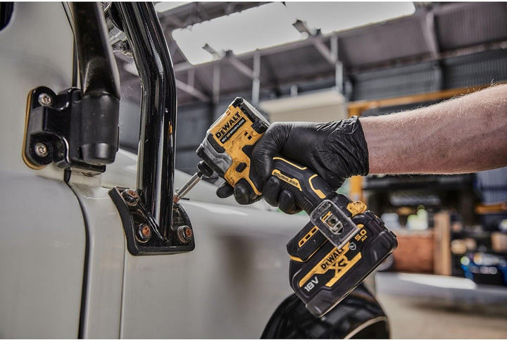 Dewalt 18V XR Akku-Schlagschrauber DCF850NT (¼“ Zoll Innensechskant-Aufnahme mit Selbstverriegelung,