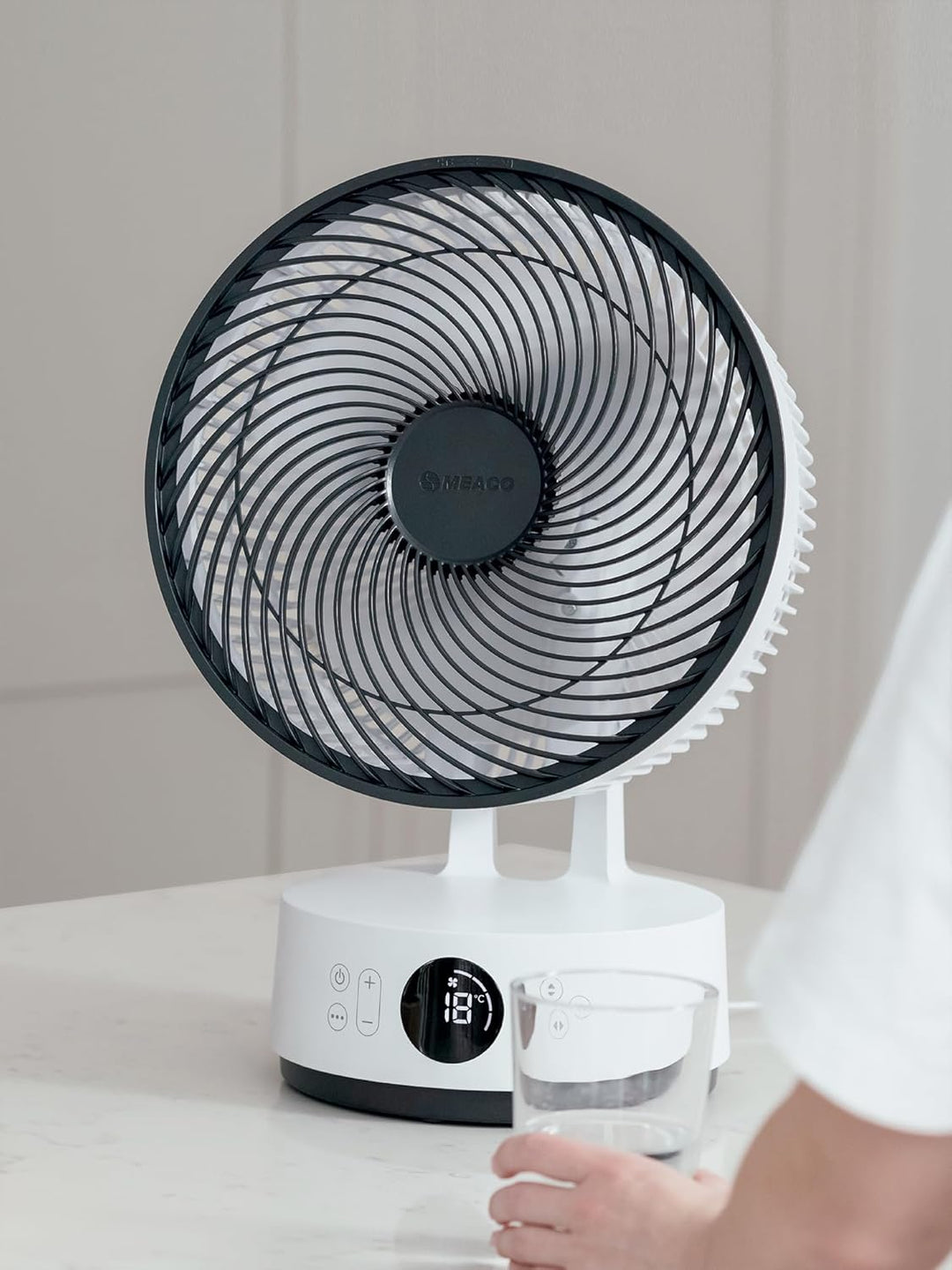 MEACO MeacoFan Sefte® Tischventilator - 10"" Luftumwälzer mit 12 Geschwindigkeiten - Horizontale und