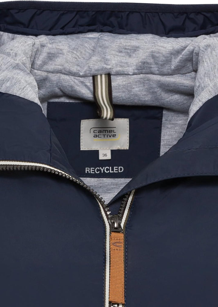 camel active Damen Leichter Windbreaker aus recyceltem Polyester 36 Dunkelblau, 36 Dunkelblau