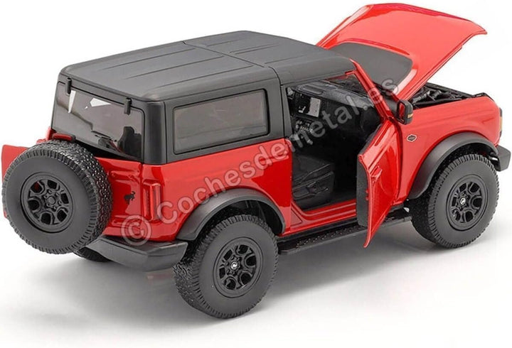 Maisto 531456 Ford Bronco Wildtrak Modellauto im Massstab 1 18, rot