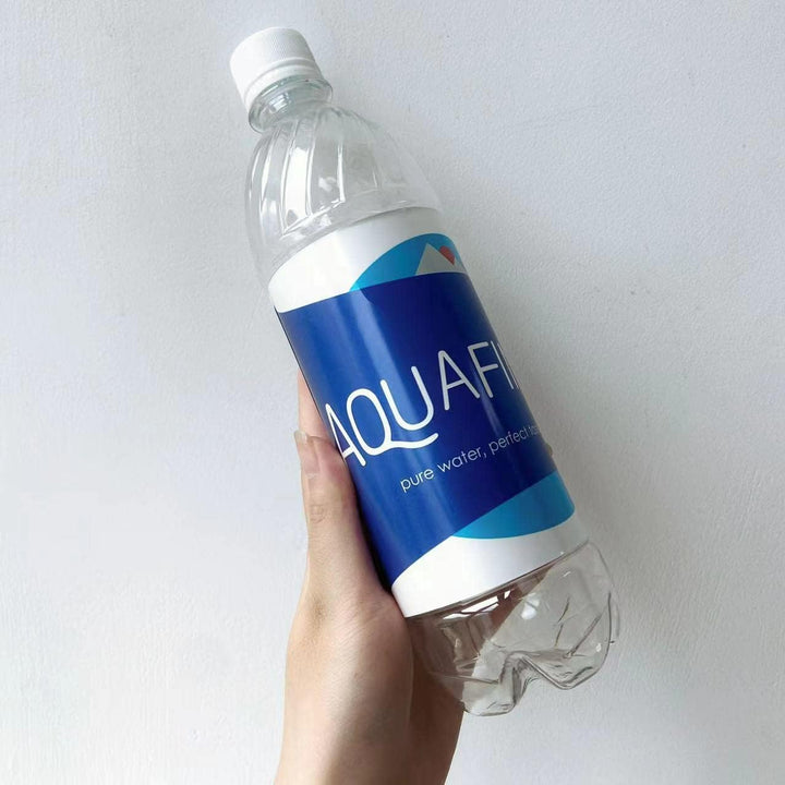 Geheimversteck aus echter Wasserflasche mit doppeltem Boden