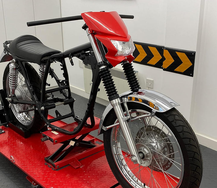 Motorrad Scheinwerfer Gesichtsschutz - Streetfighter & Supermoto - Rot - 12V 35W
