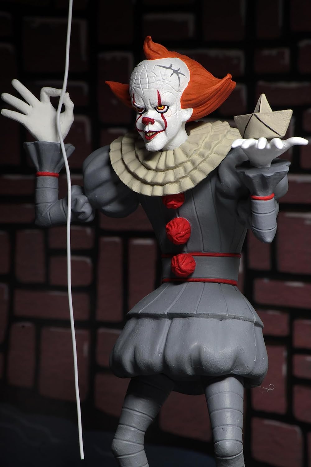 NECA - Figurine It 2017 - Pennywise Toony Terrors 15cm - 0634482454695