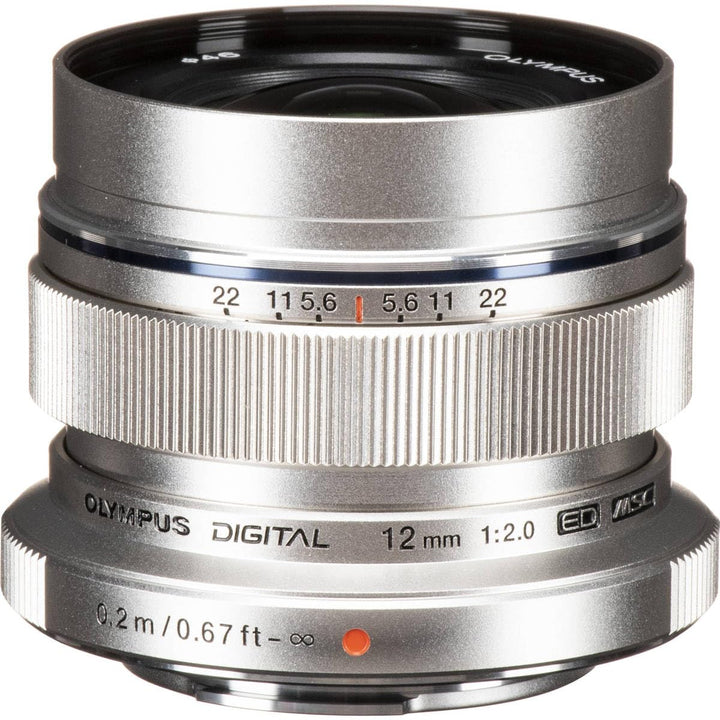 Olympus 12 mm f/2.0 Objektiv silber, silber