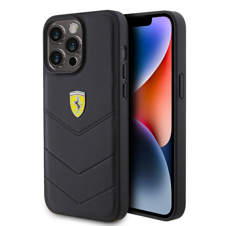 Ferrari FEHCP15XRDUK Hülle für iPhone 15 Pro Max 6.7" Schwarz hardcase Quilted Metal Logo