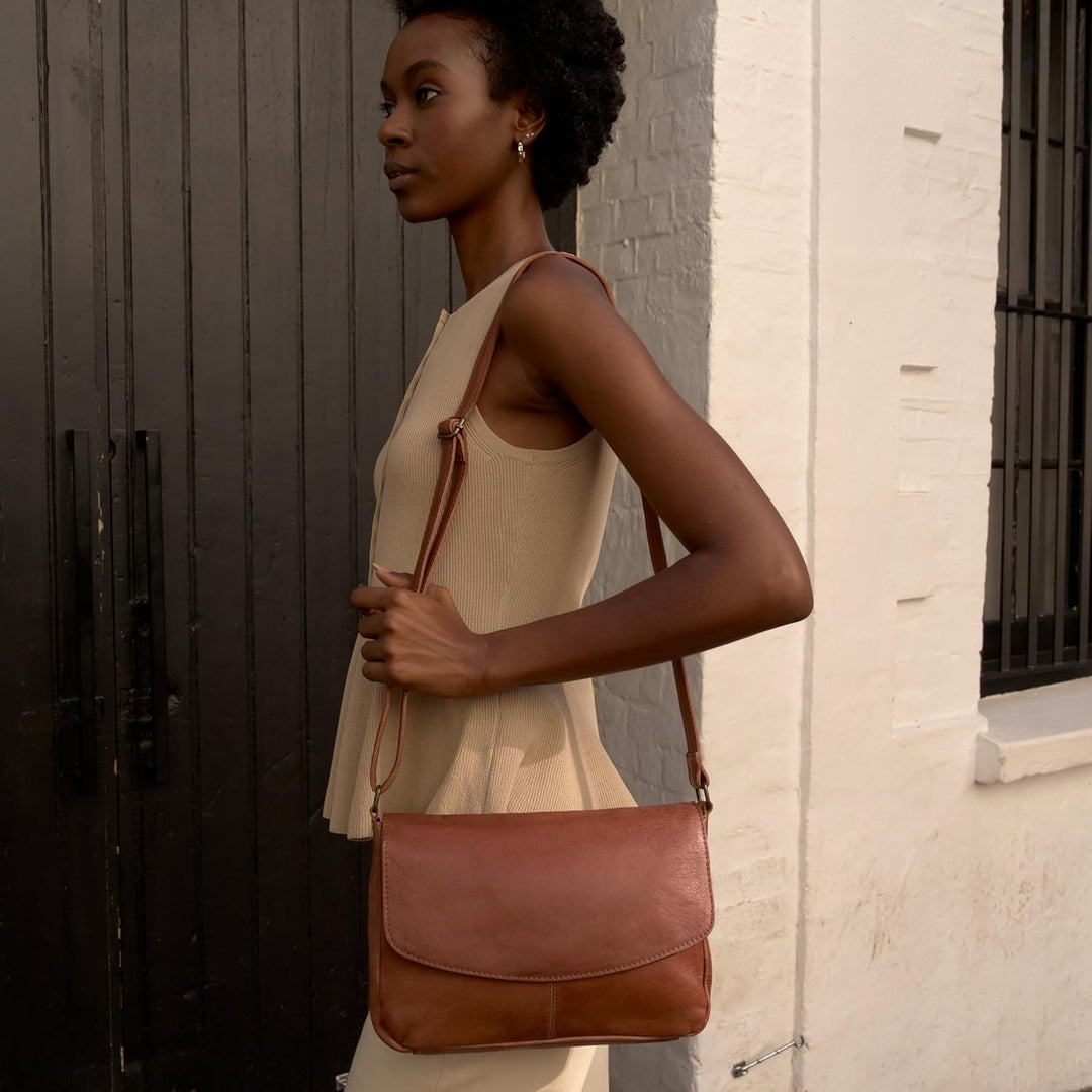 Gusti Leder Umhängetasche Damen - Maisie – Kleine Ledertasche Damen aus Echtleder - Vintage Umhänget