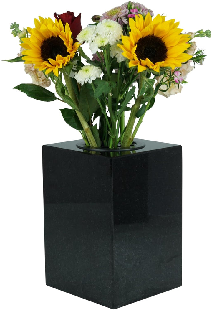 designgrab Cube Designer Grabvase aus Granit Schwedisch Black