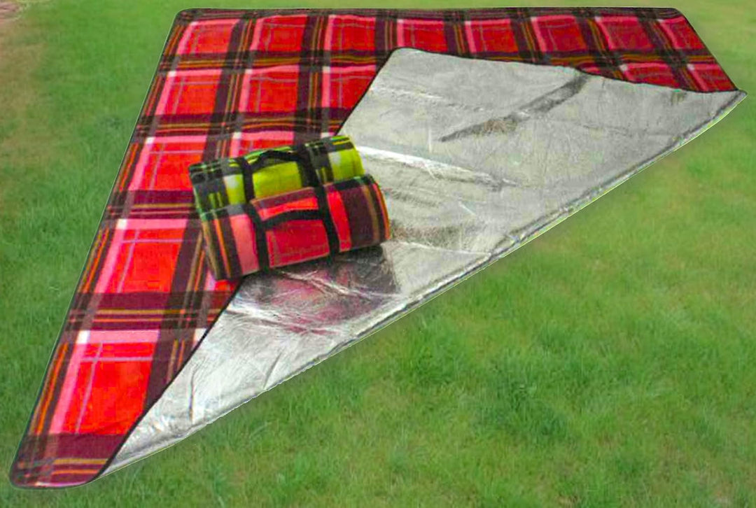 Brandsseller Fleece-Picknickdecke XXL ca. 200 x 200 cm - Unterseite Aluminiumbeschichtet - Kariert/G