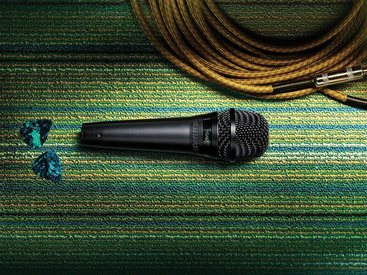 Shure PGA57 Dynamisches Instrumentenmikrofon mit Nierencharakteristik, inkl. XLR-Kabel Schwarz PGA57