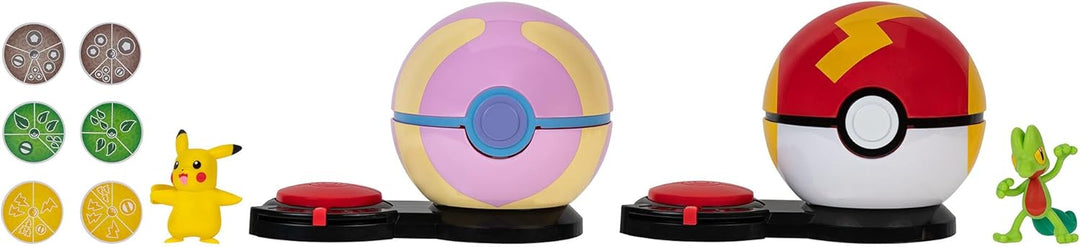 Pokémon PKW3165 - Surprise Attack Game - Pikachu vs. Geckarbor, offizielles Spielset mit Figuren