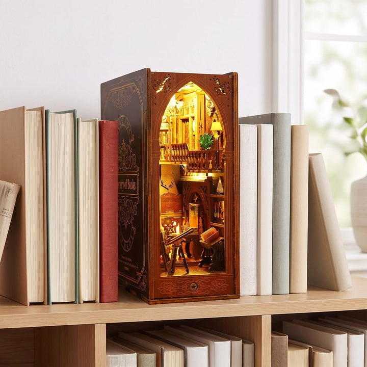 suruim Book Nook Kit-DIY Puppenhaus Holz Haus, 3D Holzpuzzle Bücherecke Bücherregaleinsatz mit Senso