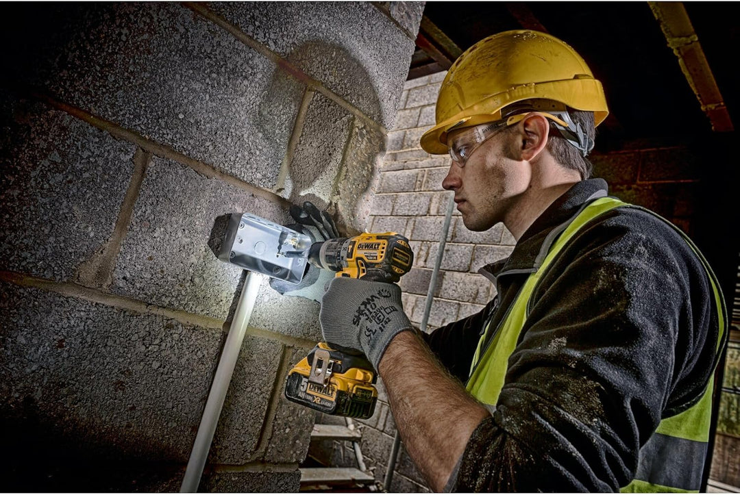 Dewalt 18 Volt Akku Schlagbohrschrauber DCD796M2 (Bürstenloser Motor, 2-Gang Vollmetallgetriebe, max