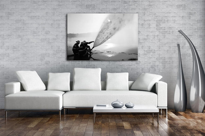 deyoli Löscharbeiten bei Feuer Effekt: Schwarz/Weiss Format: 60x40 als Leinwandbild, Motiv fertig ge