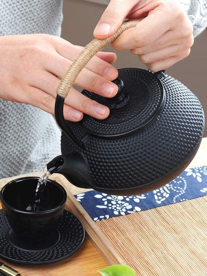 Webao Gusseiserne Teekanne im Japanischen Stil mit Edelstahl Siebeinsatz 600ml (Schwarz) 600ml Stern